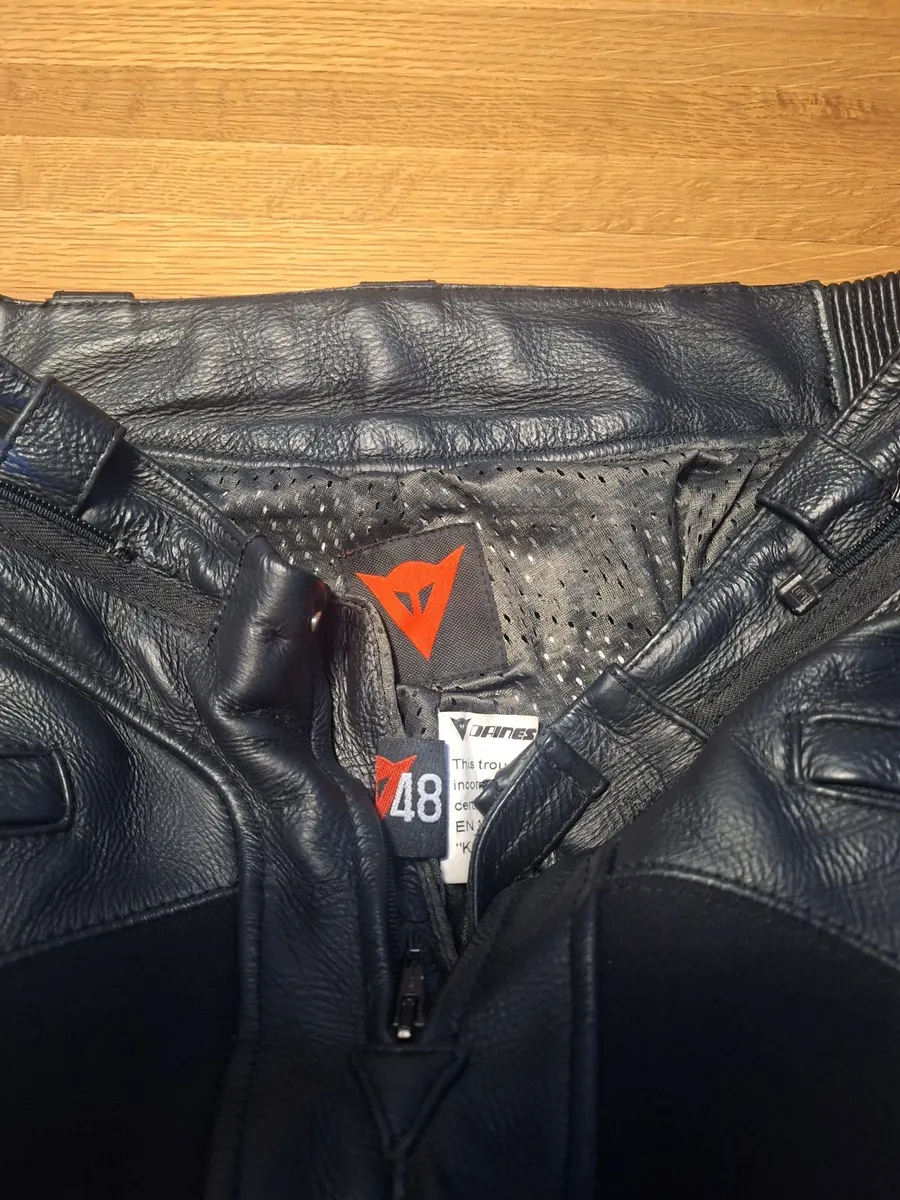 Motorcycle dainese leather 2 piece suit - Image 4