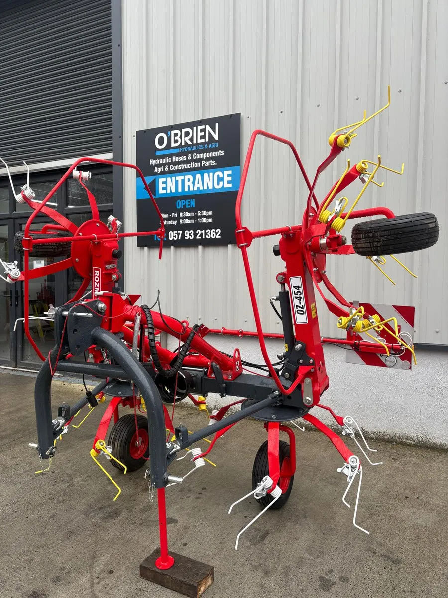 Hooked Tine Tedder - Image 1