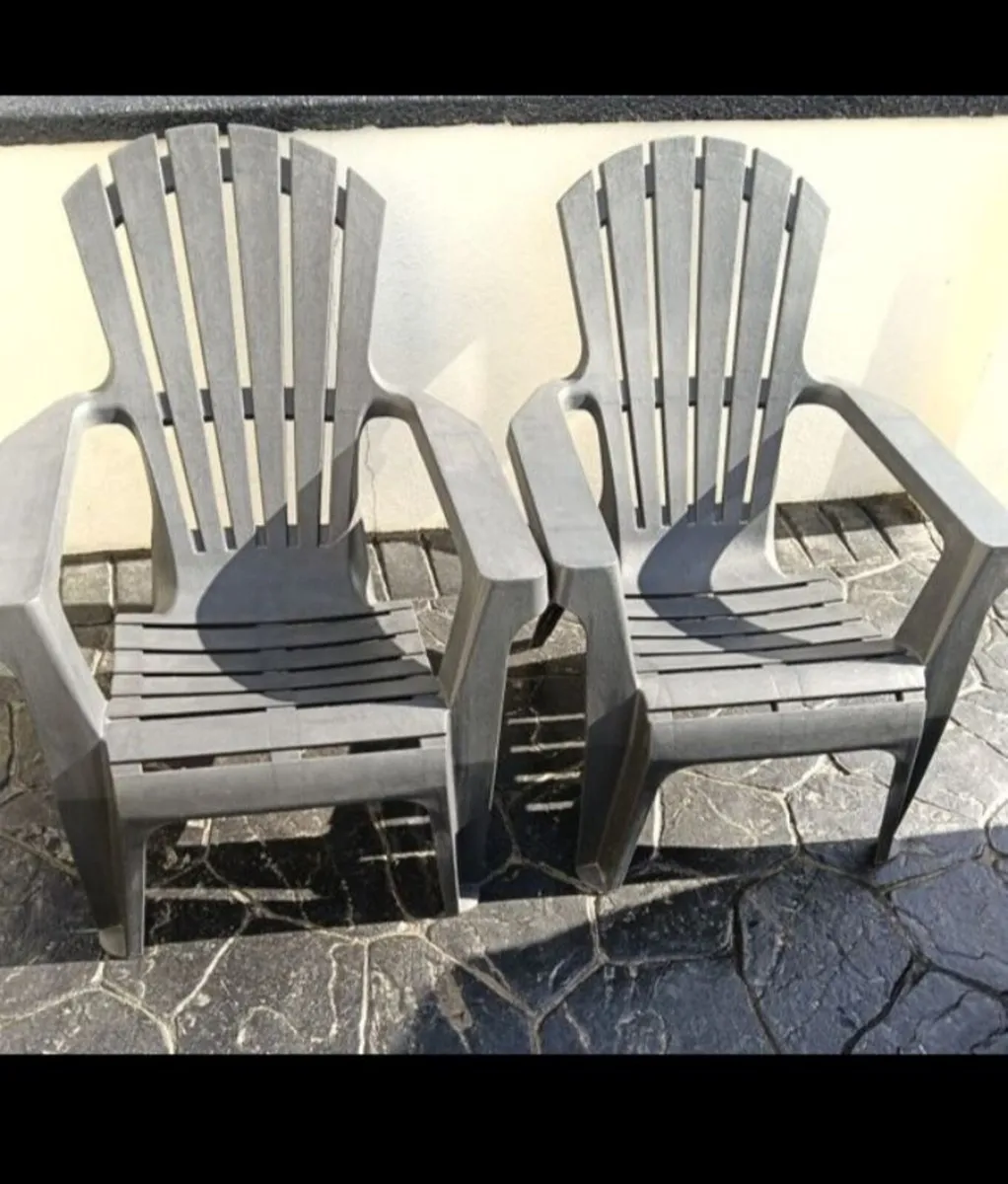 2 Garden Chairs - Image 1