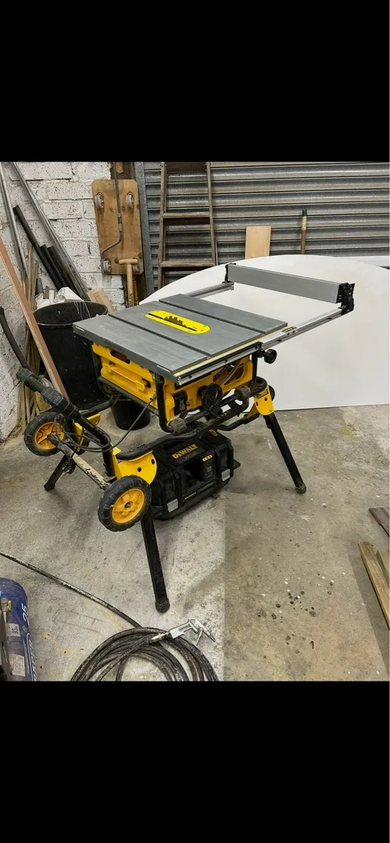 DEWALT Miter saw and table saw - Image 3