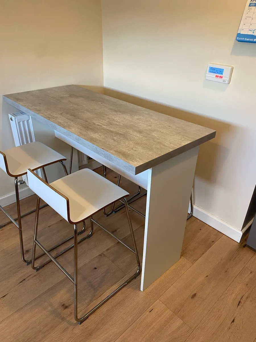 Breakfast bar - Image 2