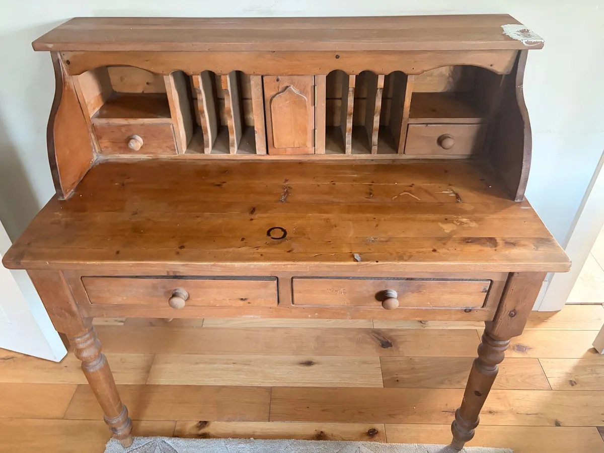 Antique desk - Image 2