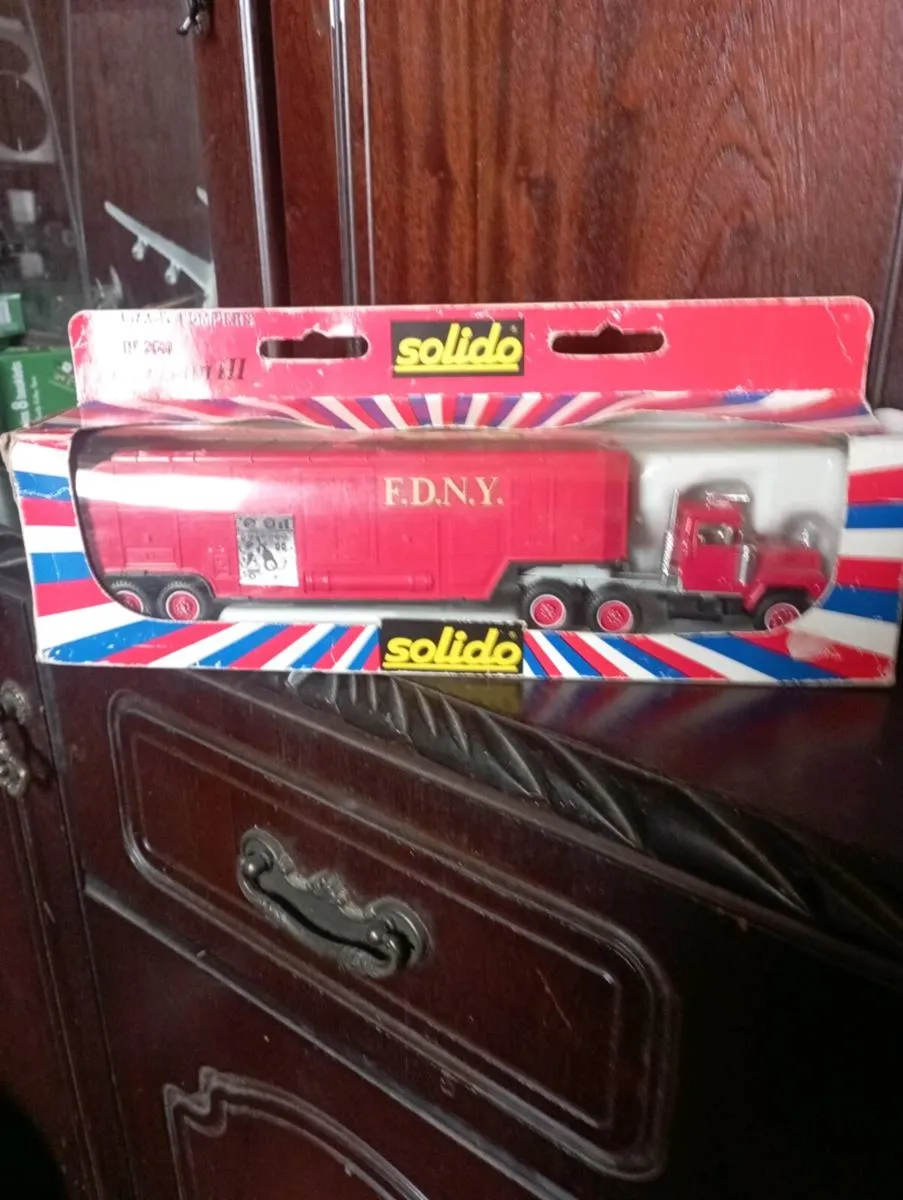 6 DIE-CAST MODLE TRUCKS  PRICED FROM €25-€35-€45. - Image 3
