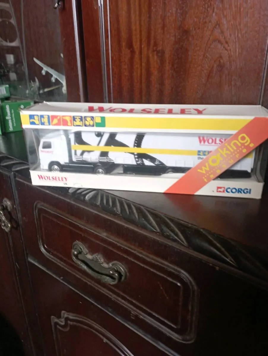 6 DIE-CAST MODLE TRUCKS  PRICED FROM €25-€35-€45. - Image 4