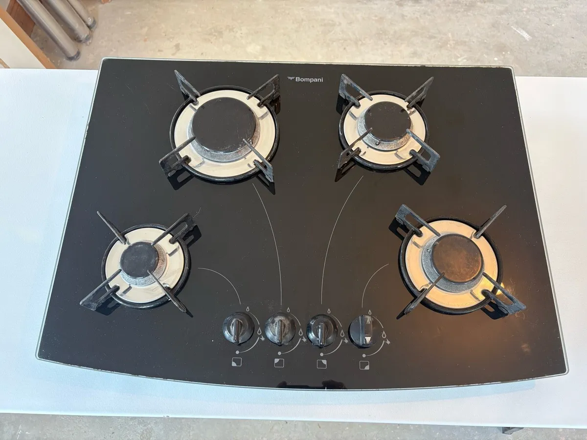 Gas on glass hob - Image 1