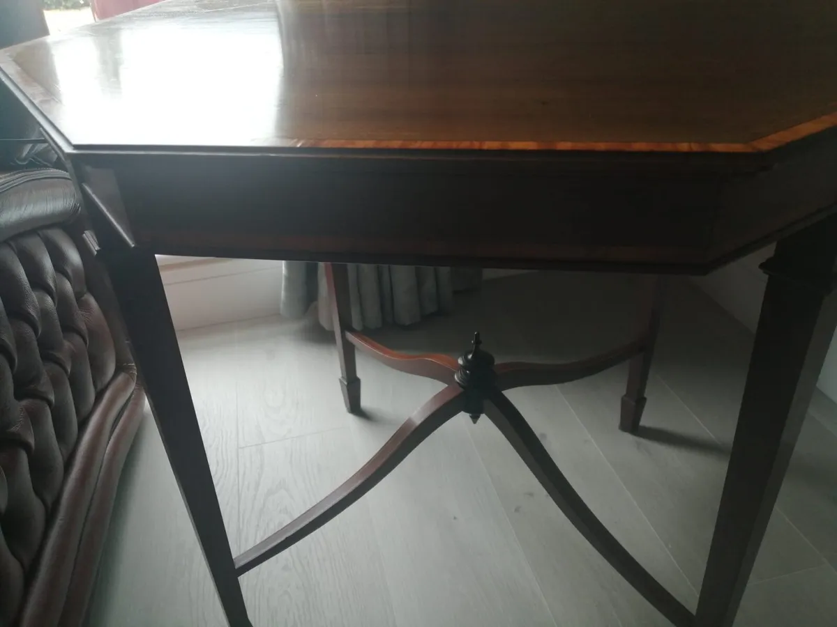 Antique inlaid mahogany table - Image 1