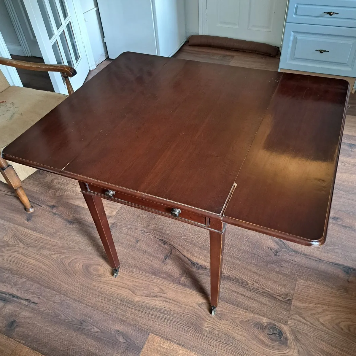 Mahogany Extendable Drop-Leaf Table with Drawer - Image 4