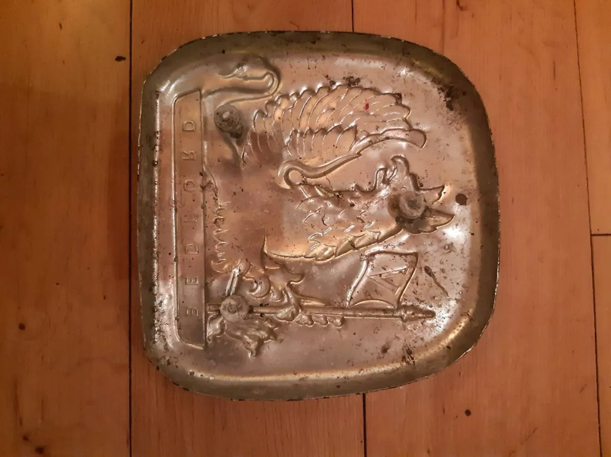 Bedford TK Badge - Image 3