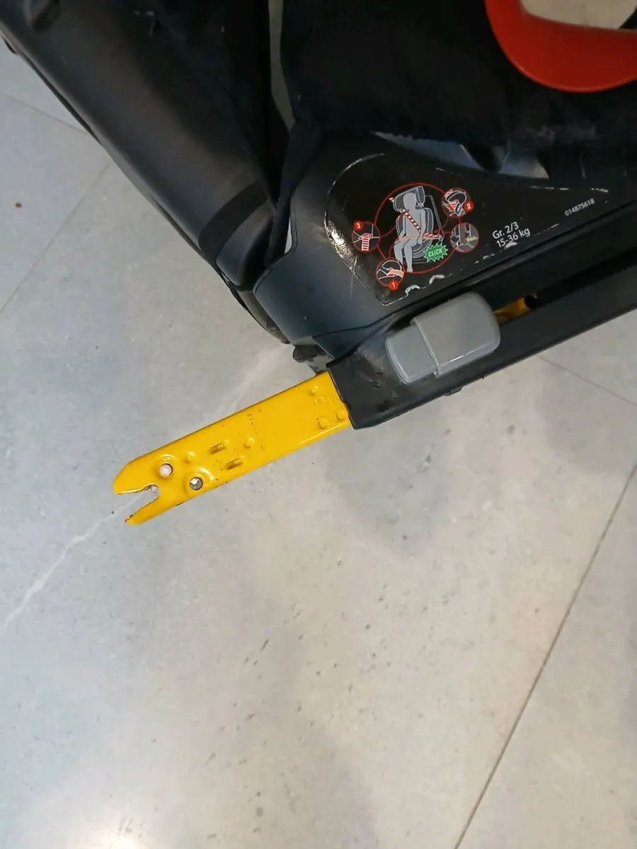 Child's Car Seat - Image 2