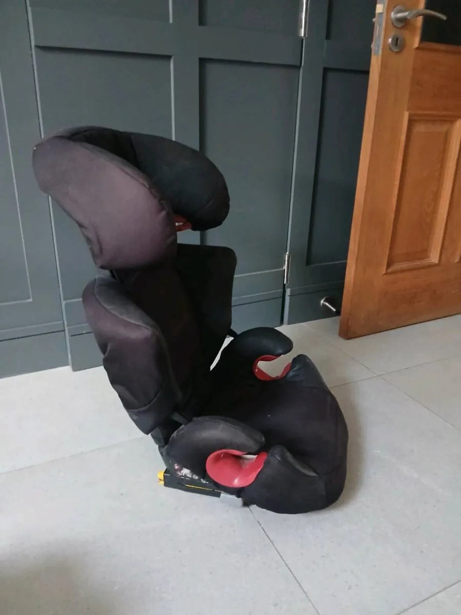 Child's Car Seat - Image 1