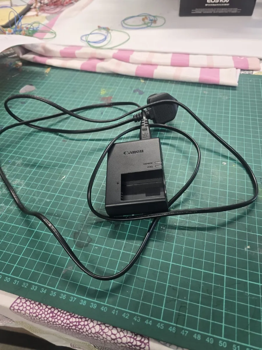 Canon EOS R50 (Content Creator Kit) - Image 2