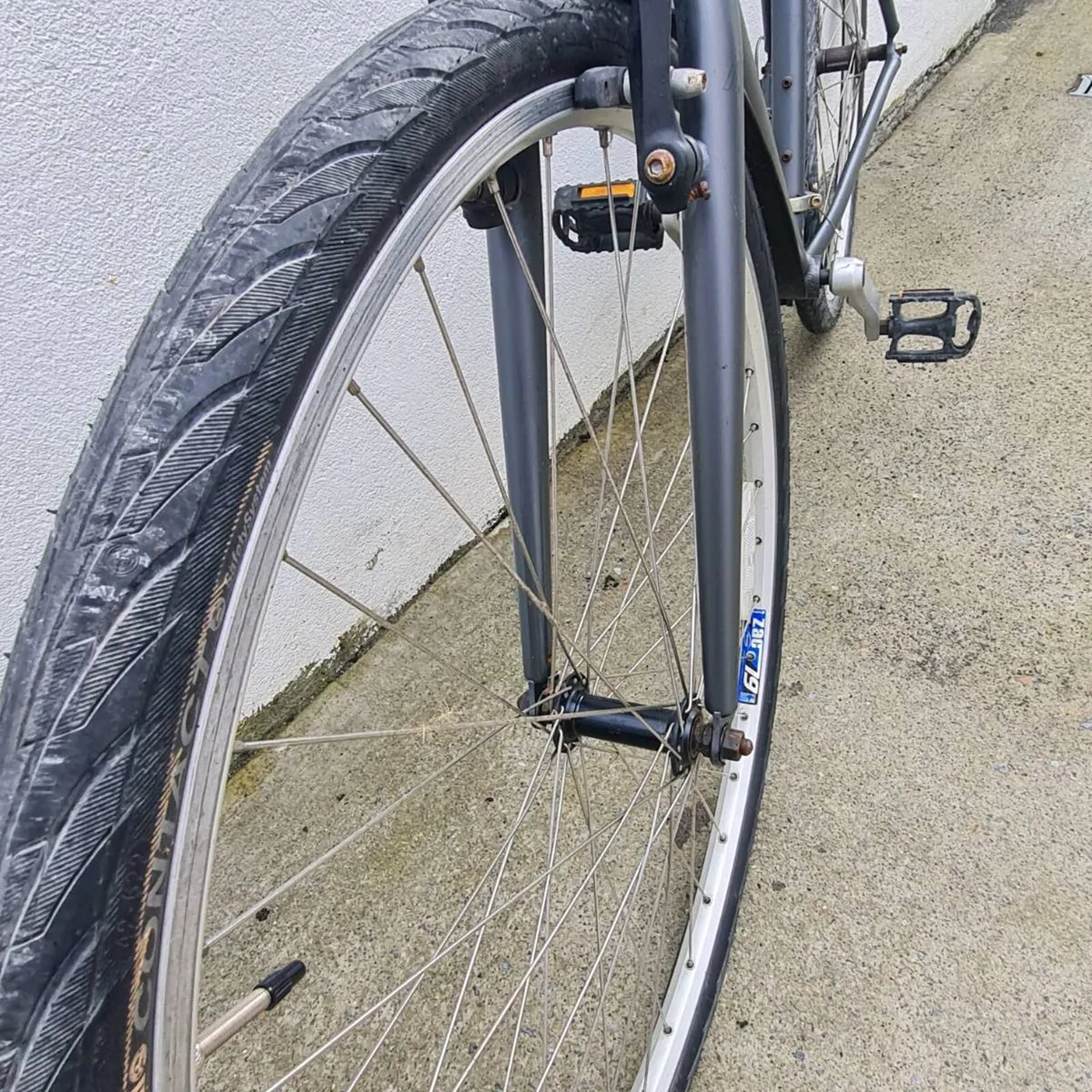 Ridgeback hybrid bicycle - Image 3