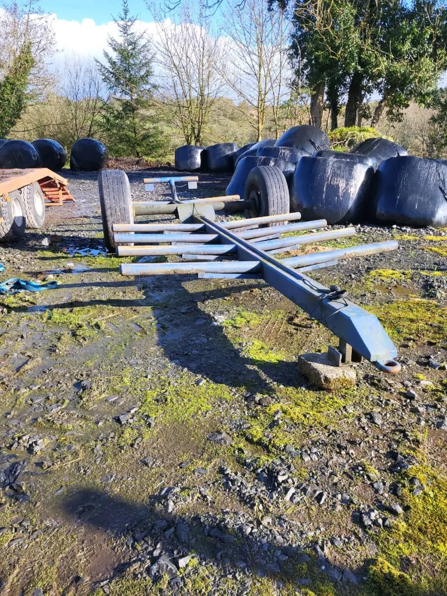 Bale trailer - Image 1