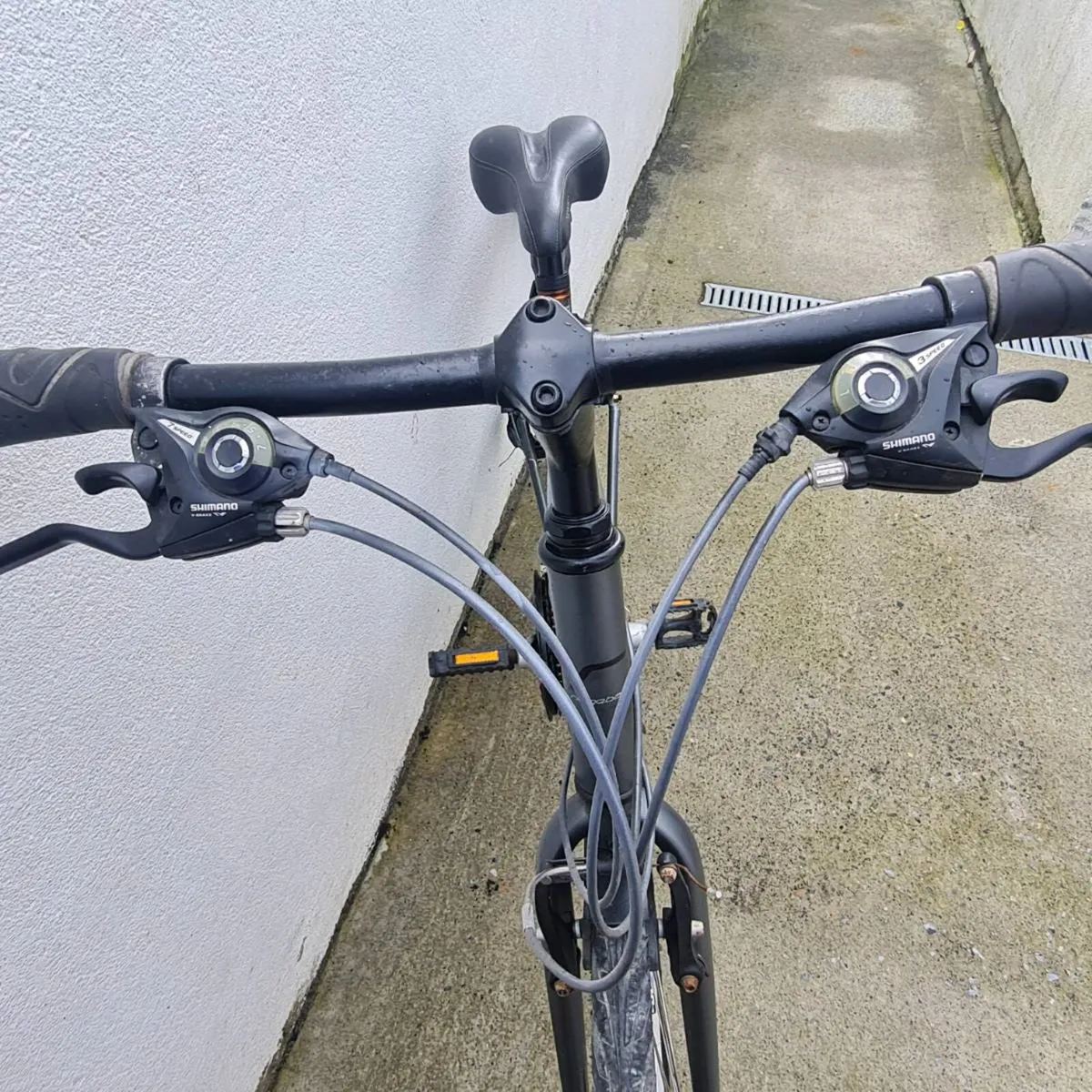 Ridgeback hybrid bicycle - Image 4