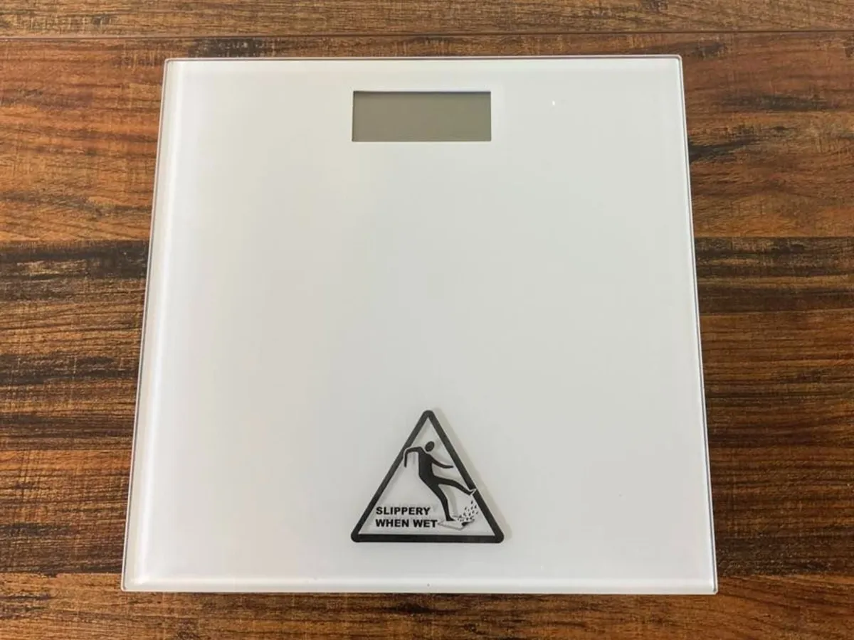 Digital Scales + Brand New Towel Rail Bundle - Image 4