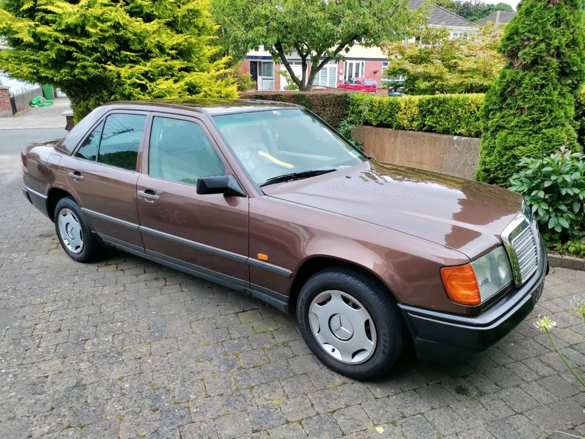 Mercedes Benz . - Image 1