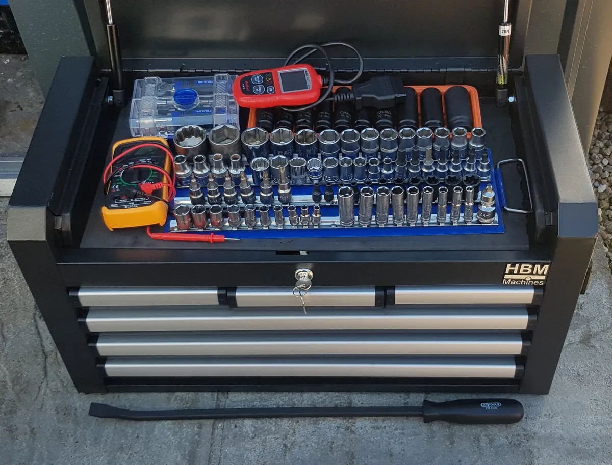 Full tool box - Image 1