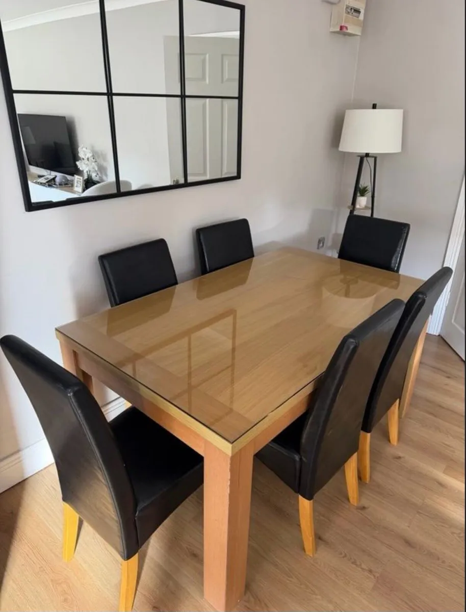 Kitchen table - Image 1