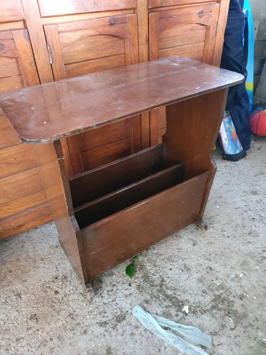 Vintage Table magazine rack - Image 3