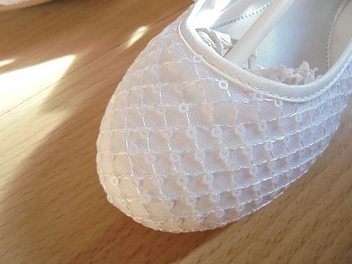 New Occasional girls shoes, size 1 - Image 2