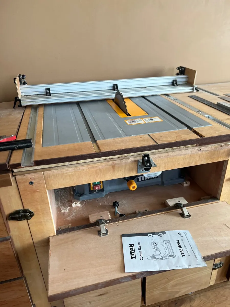 Saw bench wooden on wheels - Image 3