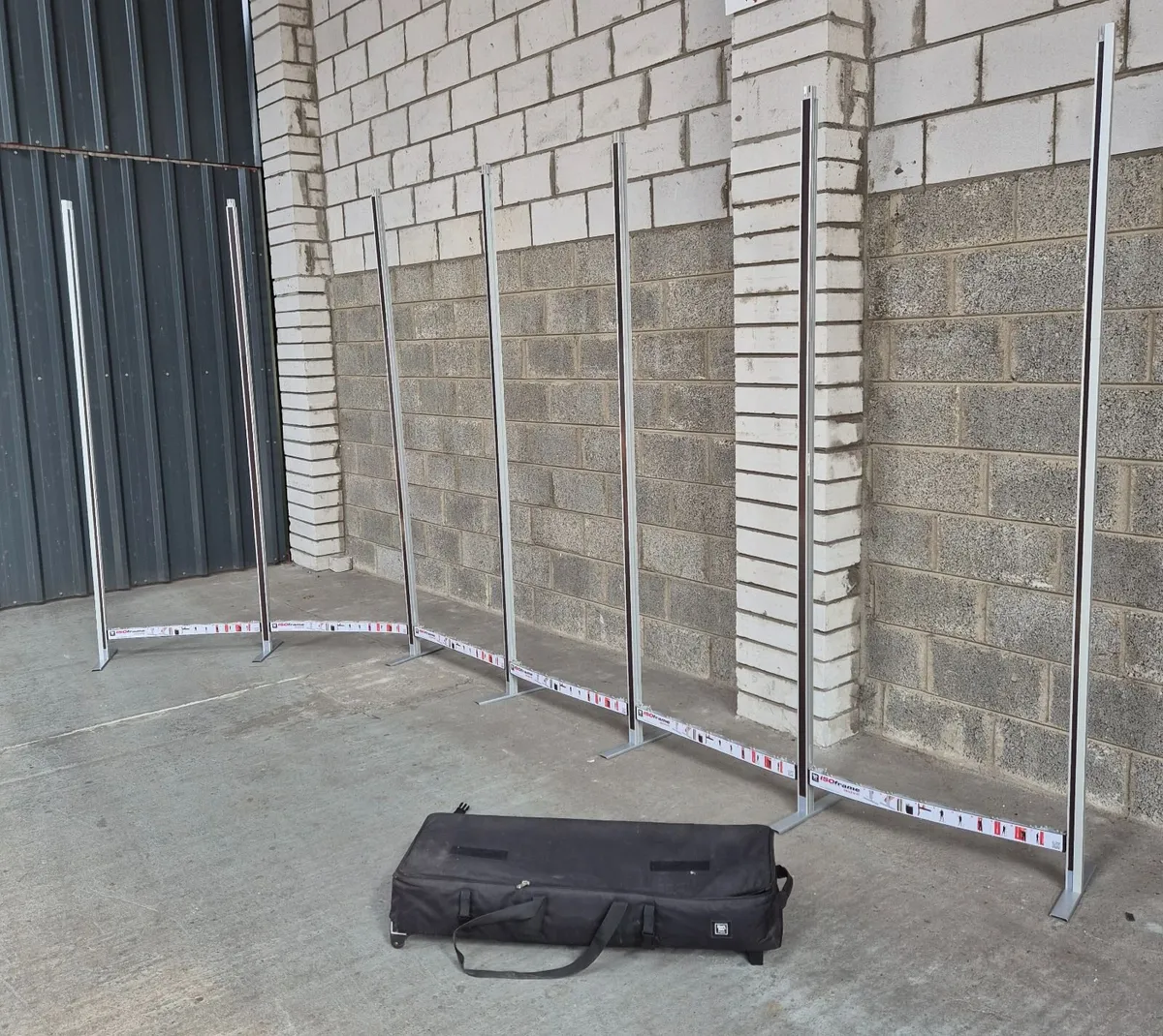 Display stand - Isoframe Wave 6 panels & counter - Image 4