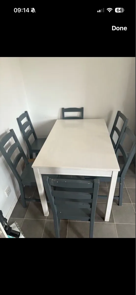 Kitchen table and chairs - Image 2