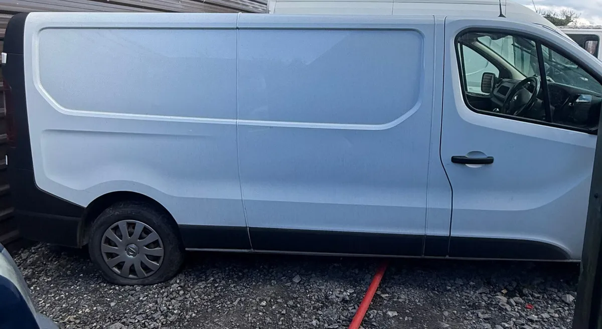 Nissan Nv300 2022 160 Kmh - Image 2