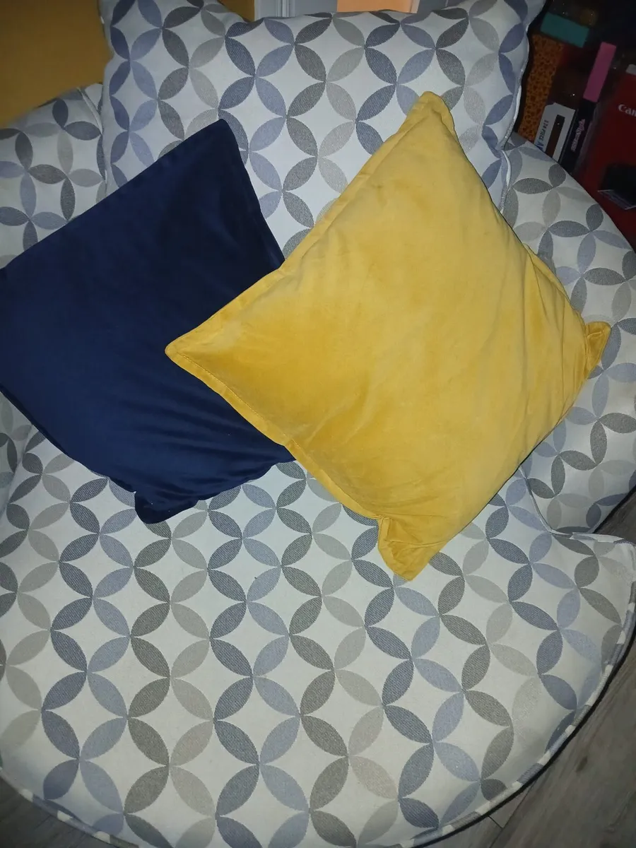 Corner sofa and two swivel chairs - Image 4