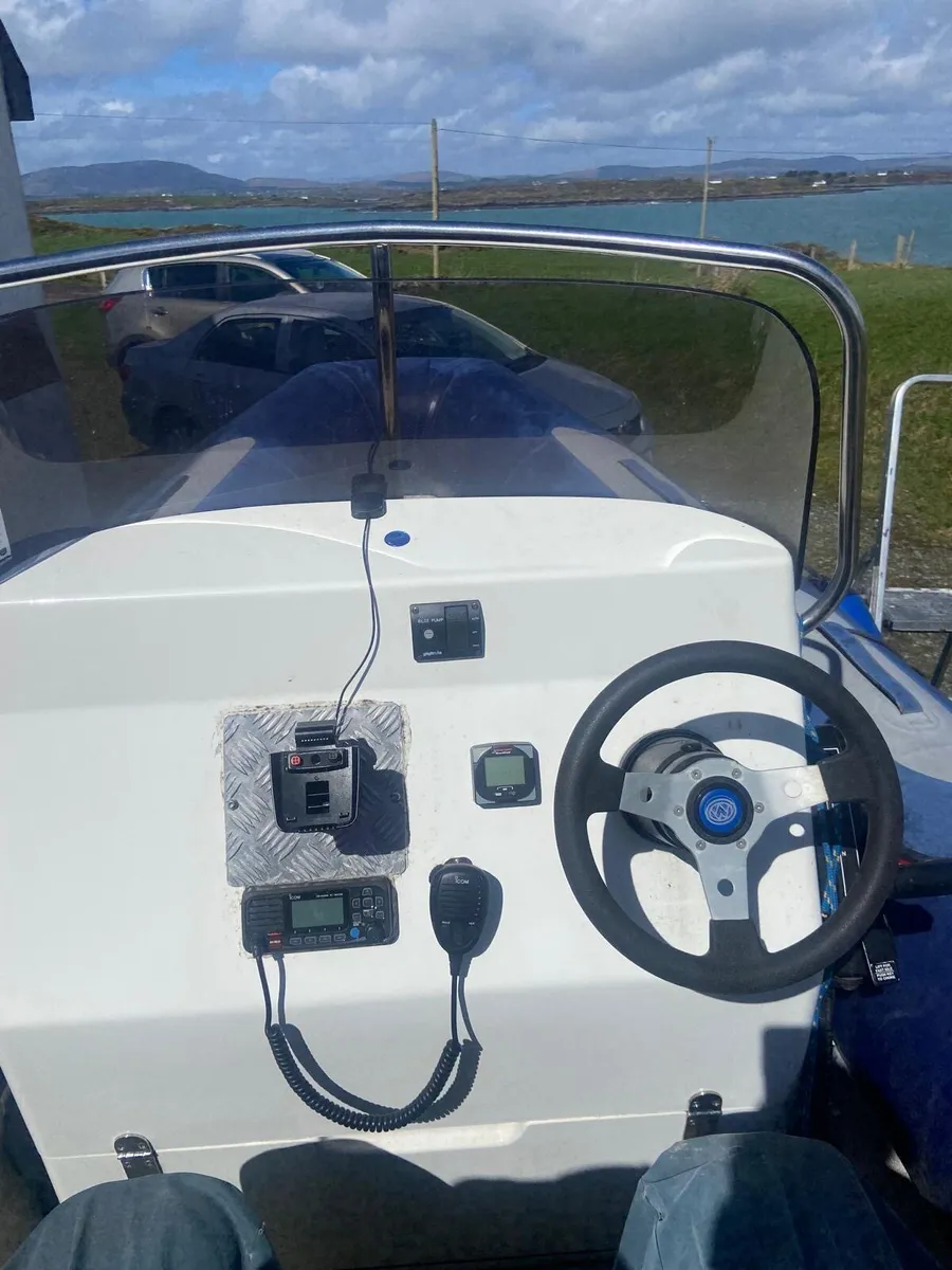 Avon 5.5 meter, 90hp Mercury Engine and trailer. - Image 2