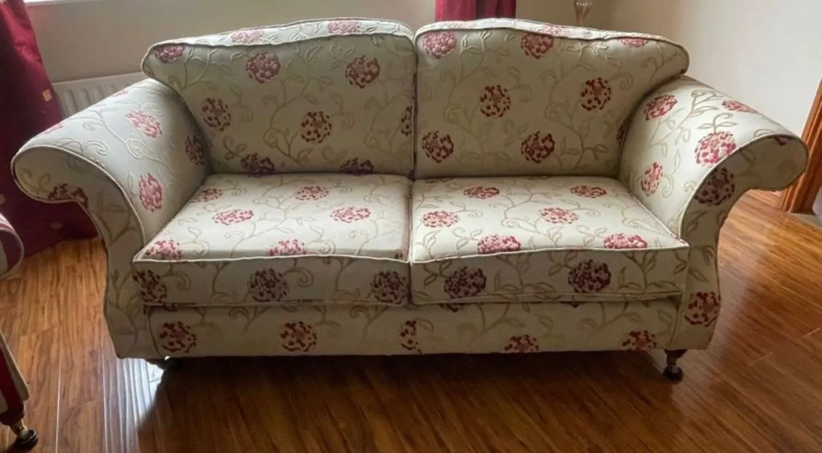 Sofa & 2 Armchairs - Image 2