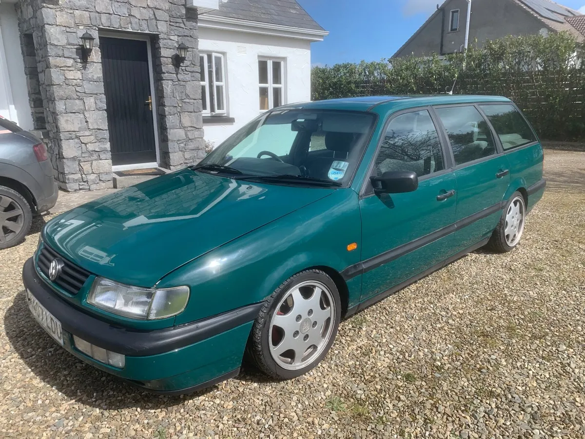 Volkswagen Passat 1995 2.0 Petrol Manual - Image 1