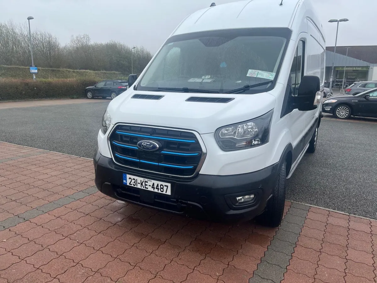 Ford E-Transit 350 Leader - Image 3