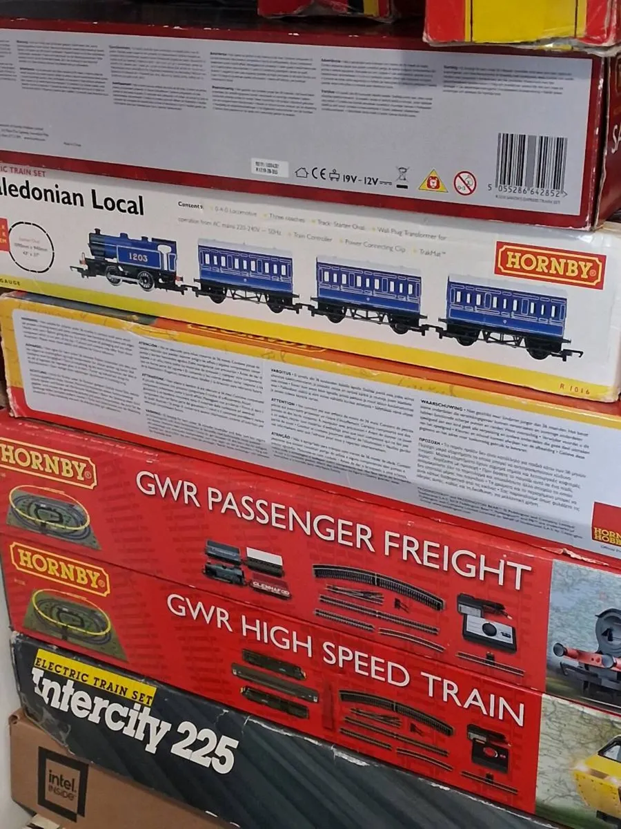 LARGE COLLECTION OF MODELTRAINS - Image 1