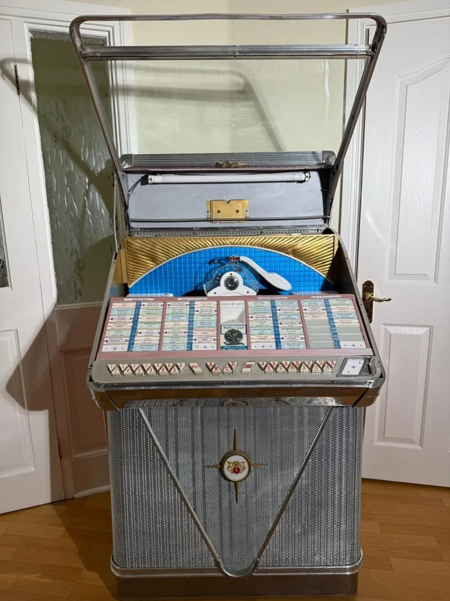JukeBox Wurlitzer 2410 1960 Fully Functional!! - Image 4