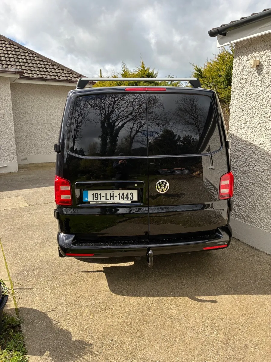 Volkswagen Transporter 2019 - Image 2