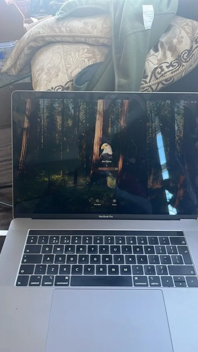 Mac Book Pro - Image 1