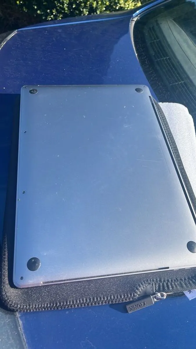 Mac Book Pro - Image 4