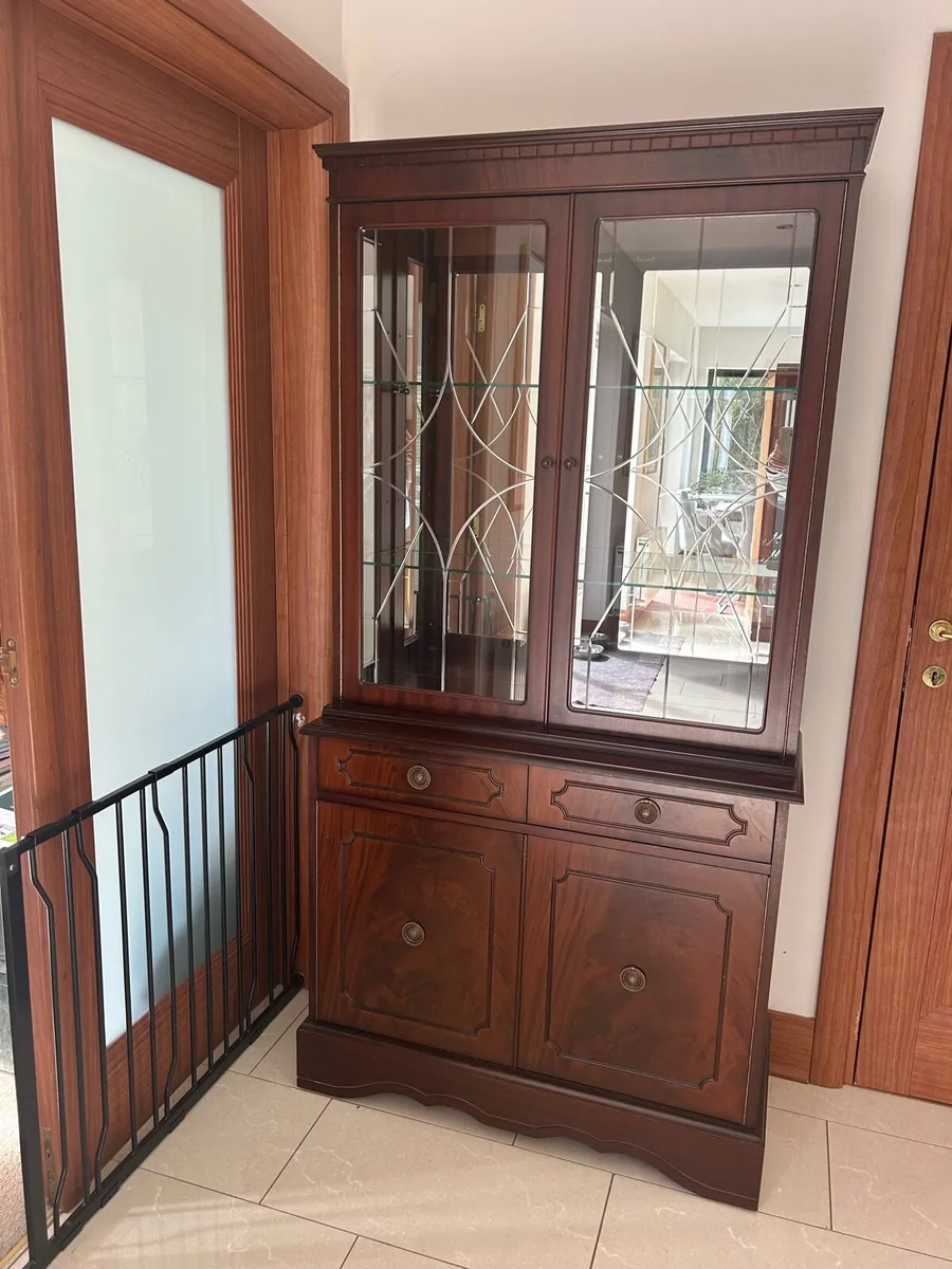 Vintage cabinet - Image 2