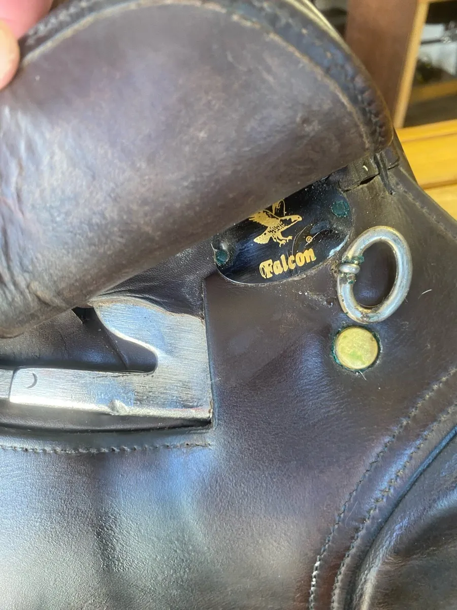 Falcon 17” brown leather saddle - Image 4