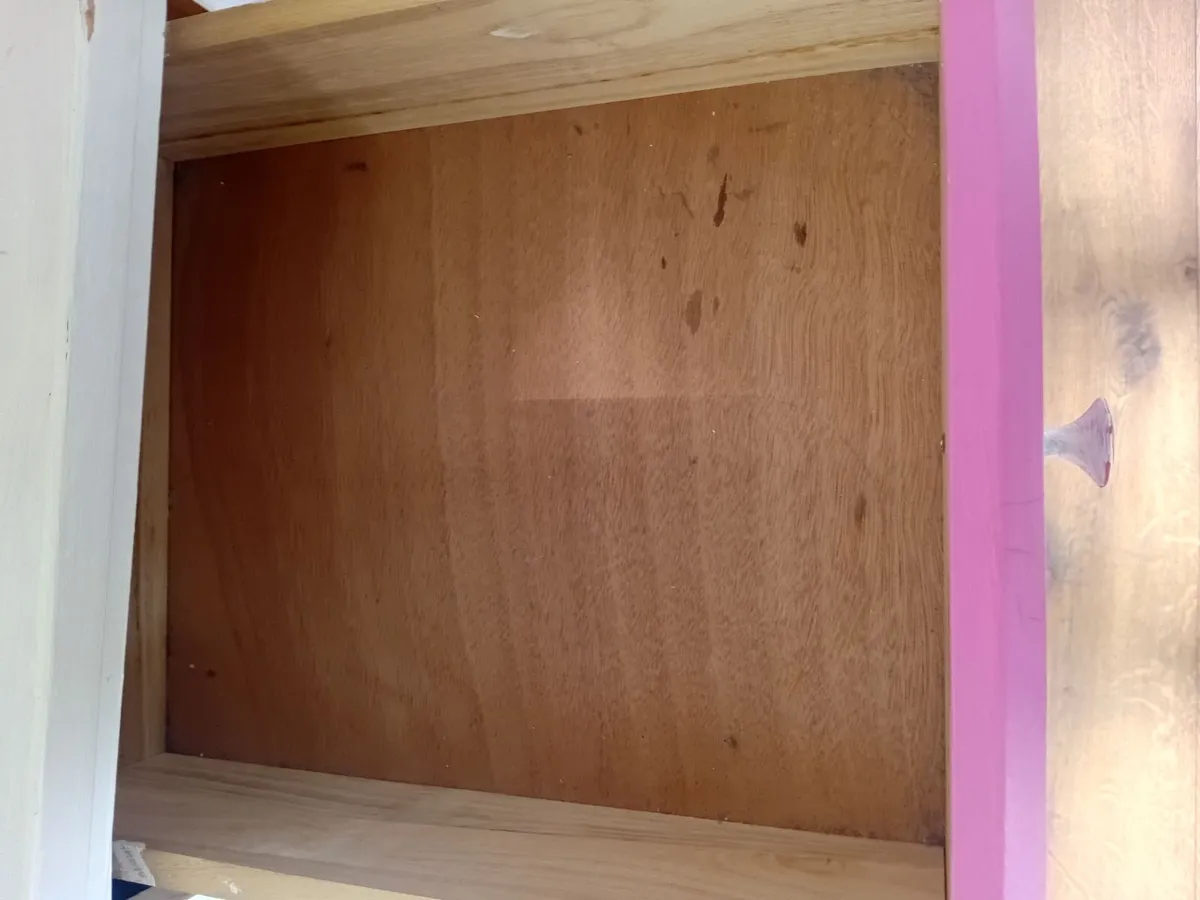 Chest of drawers - Image 2