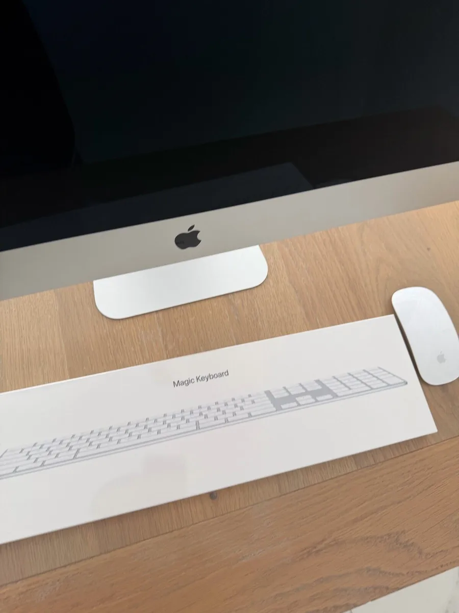 Apple iMac 5K 2022 | 27 - Image 1