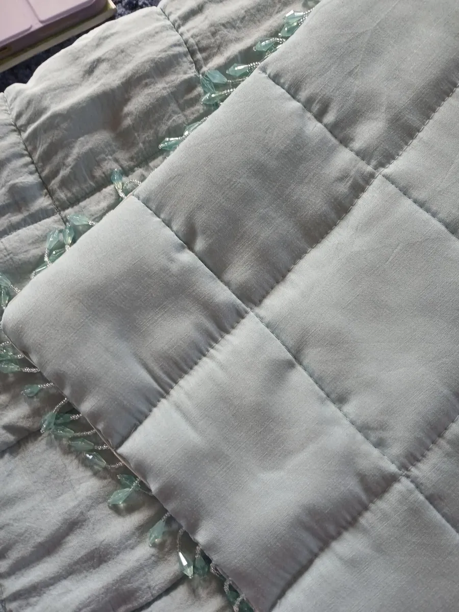 Laura ashley Mia luxury bed throw - Image 4