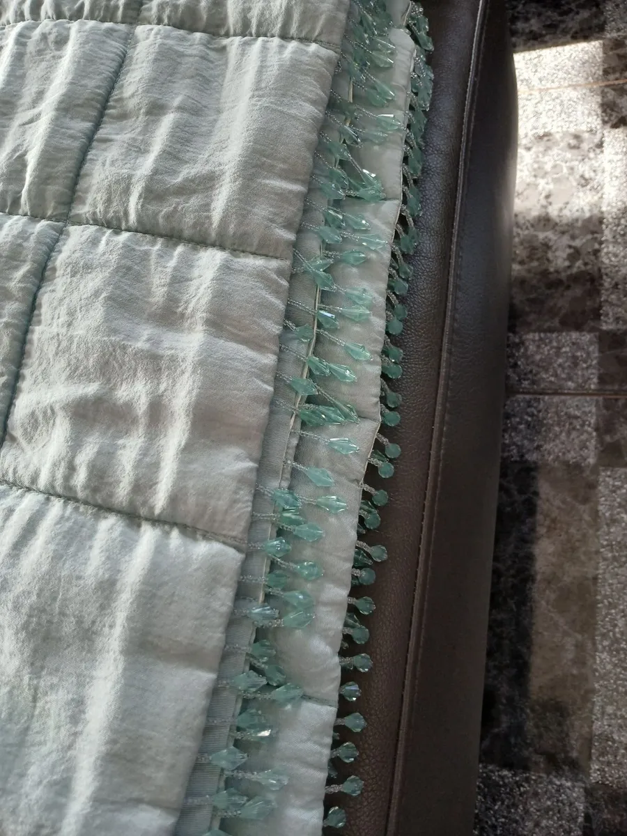 Laura ashley Mia luxury bed throw - Image 2