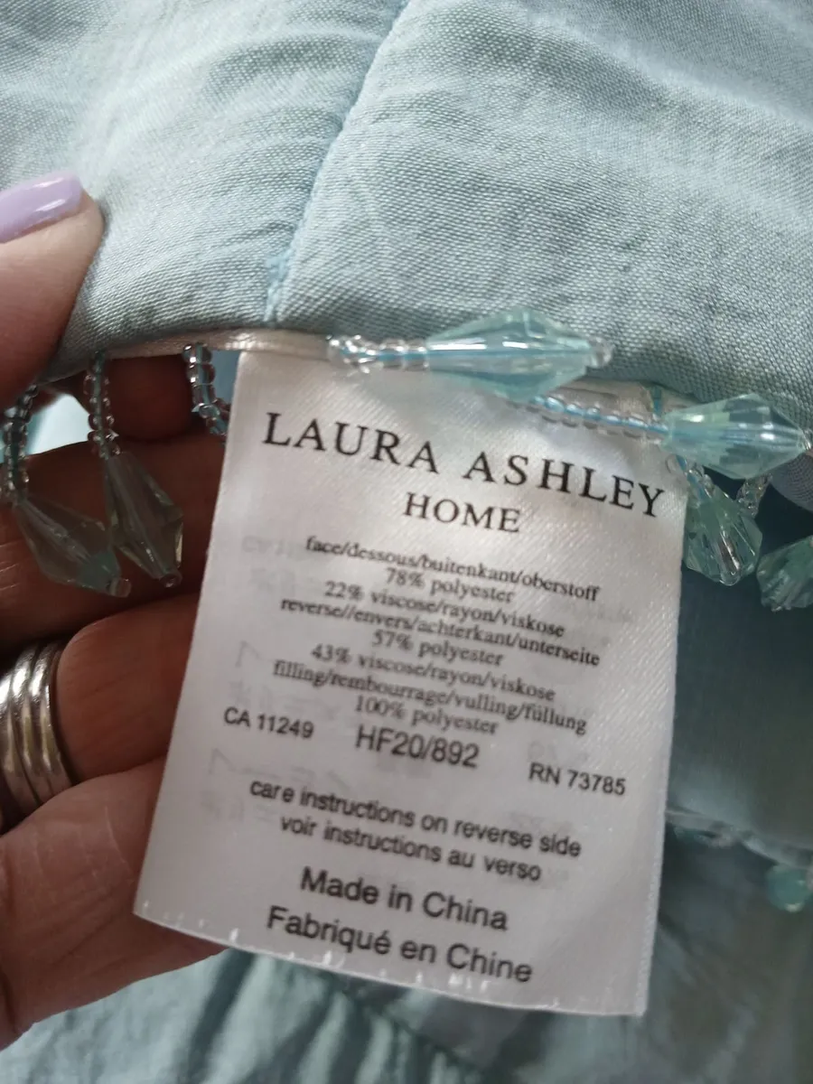 Laura ashley Mia luxury bed throw - Image 3