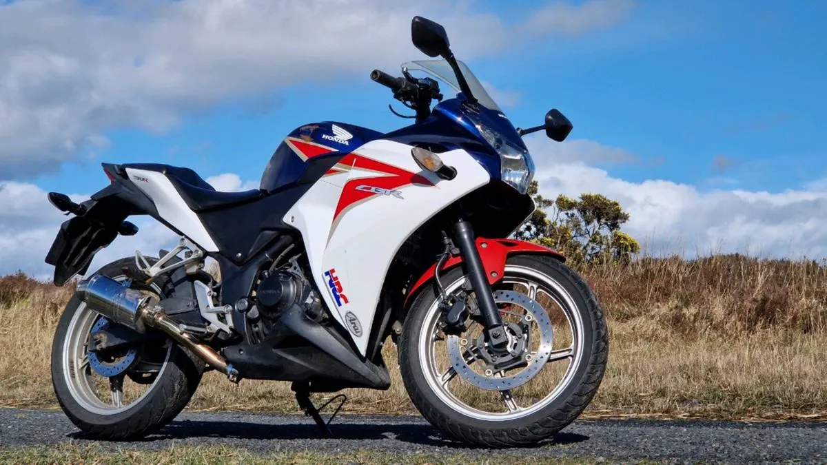 Honda CBR250R - Image 1