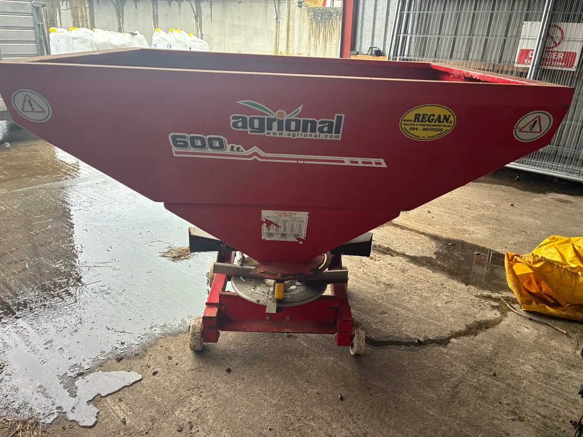 Fertiliser spreader - Image 3
