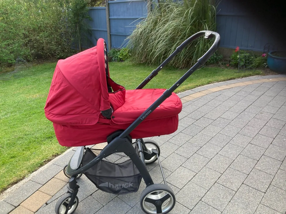 Pram all in one travel system - Image 1