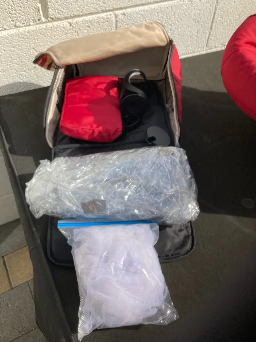 Pram all in one travel system - Image 4