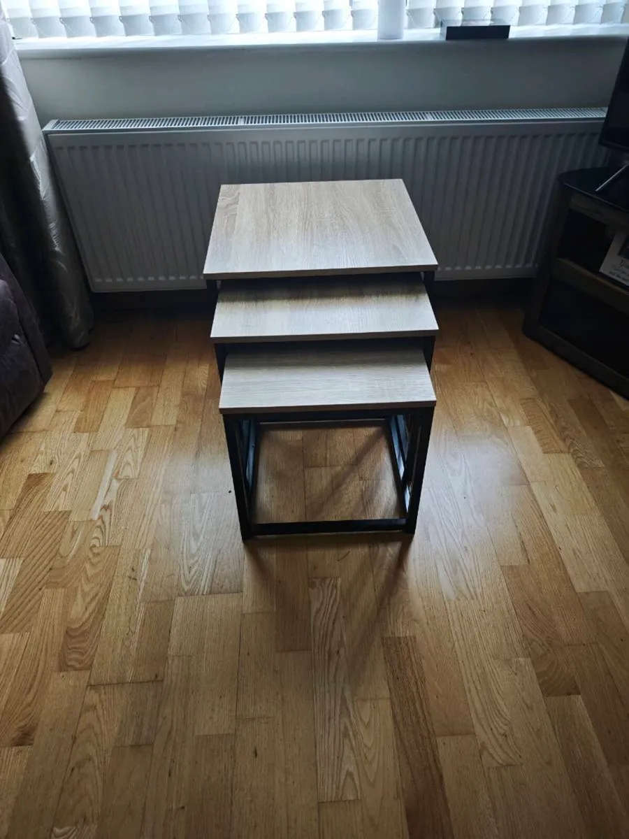 Nest of tables. - Image 3